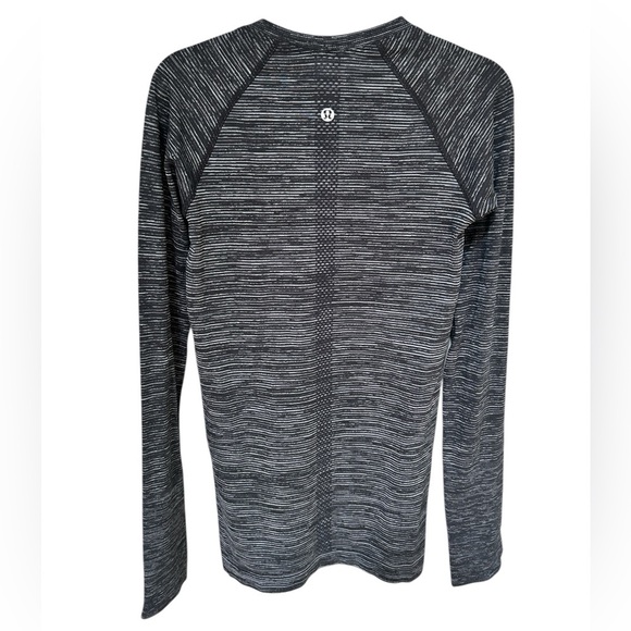 Lululemon Swiftly Speed Long Sleeve in Black / White / Black, Size 2 - Picture 6 of 10